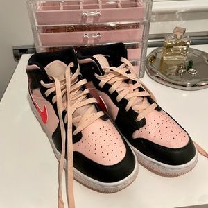 Nike air Jordan 1 Big Kids mid GS ‘black pink crimson’